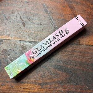 Laura Geller Glamlash Volumizing Mascara in Black